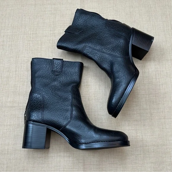 Vince Camuto Zeldina Black Leather Heeled Boots - Picture 6 of 16